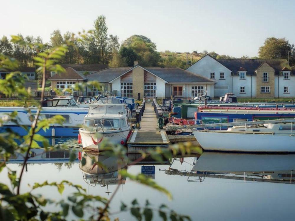 The Boat House Hotel Kilsyth Exterior photo